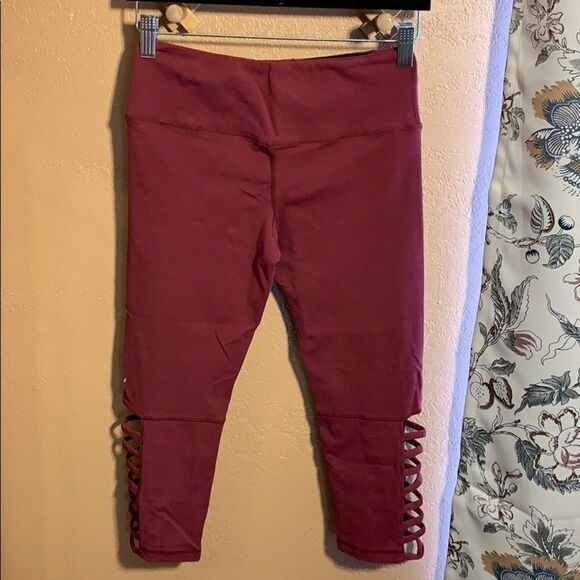 Glyder Maroon Straptastic Crops XS - Picture 3 of 9